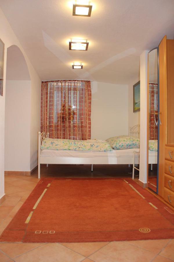 Apartment Schwabing- Souterrain