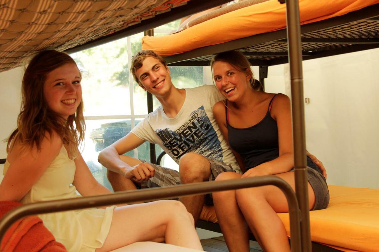 Hostel The Tent - Youth Only - Buchung Leider Nur Bis 30 Jahre Moeglich! Munich