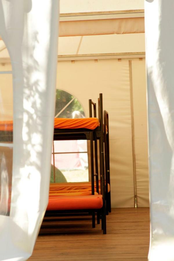 Hostel The Tent - Youth Only - Buchung Leider Nur Bis 30 Jahre Moeglich! Munich