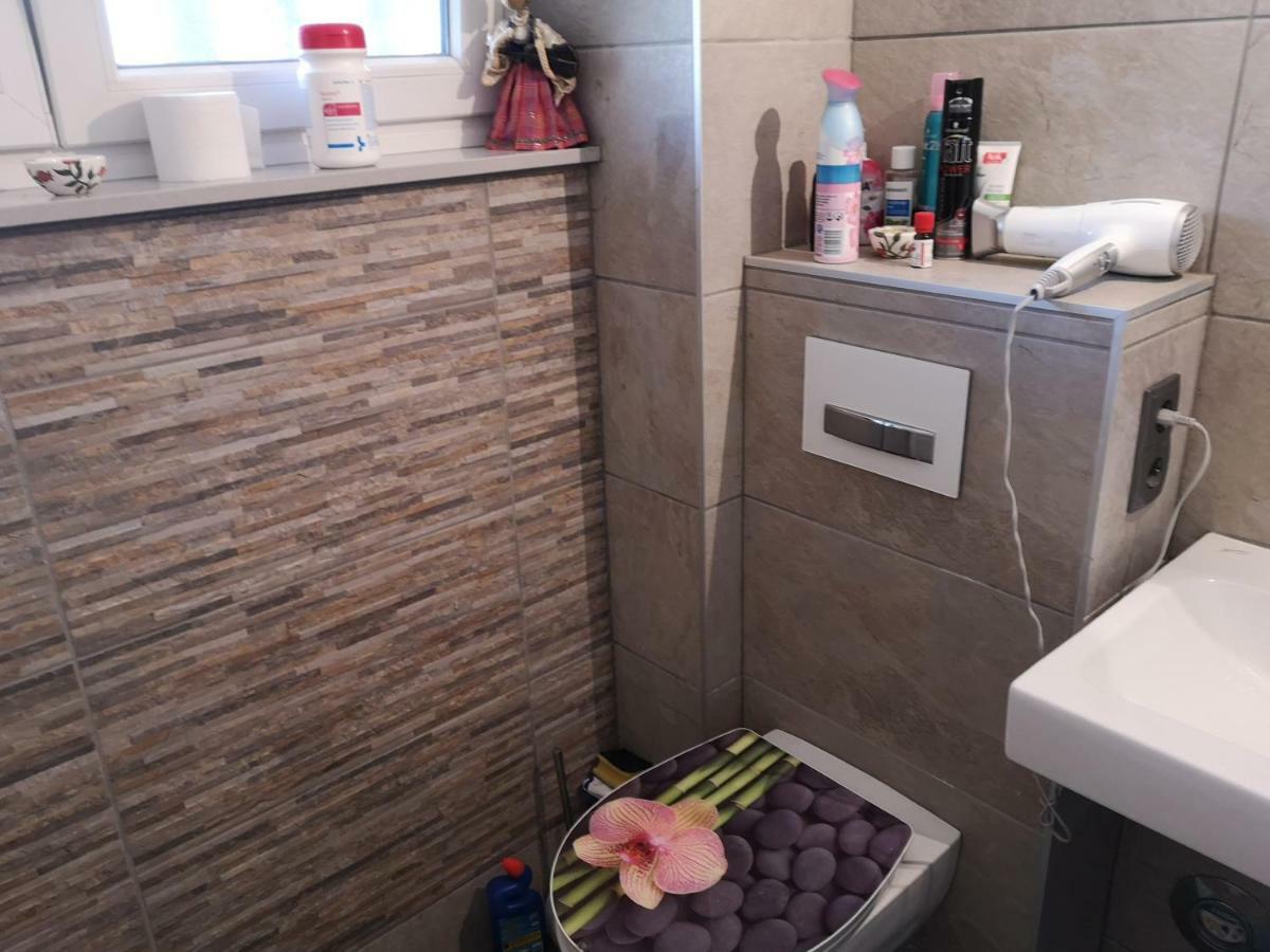 Near Underground Station Apartment *