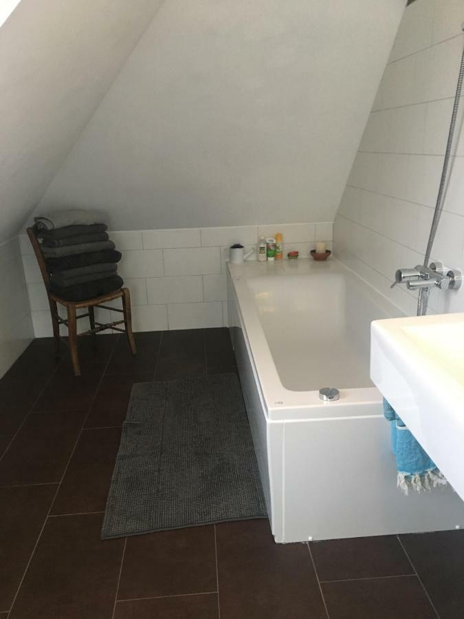 Helle Und Ruhige Dachgeschosswohnung *
