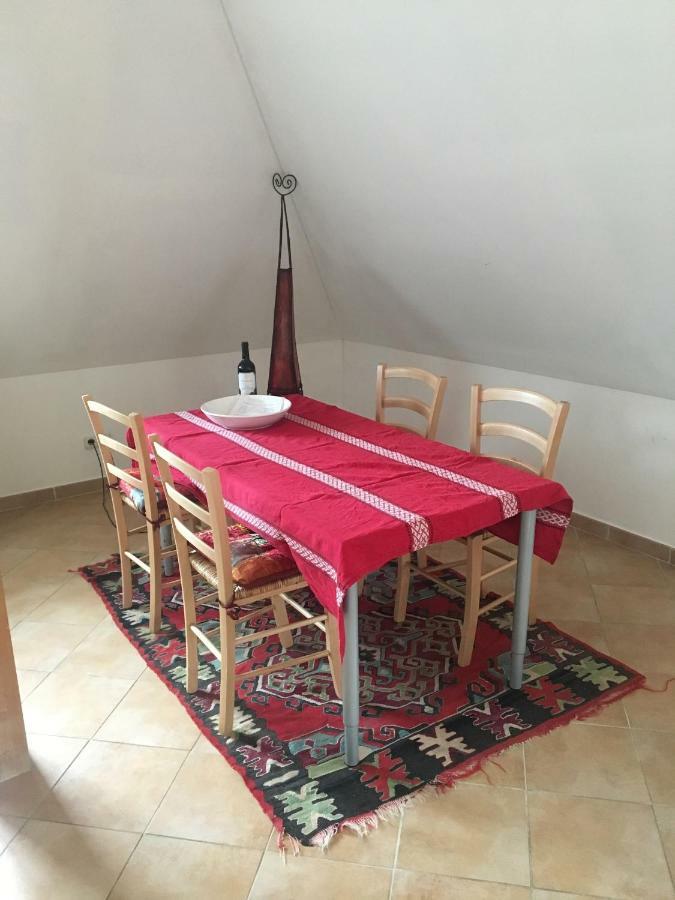 Apartment Helle Und Ruhige Dachgeschosswohnung *