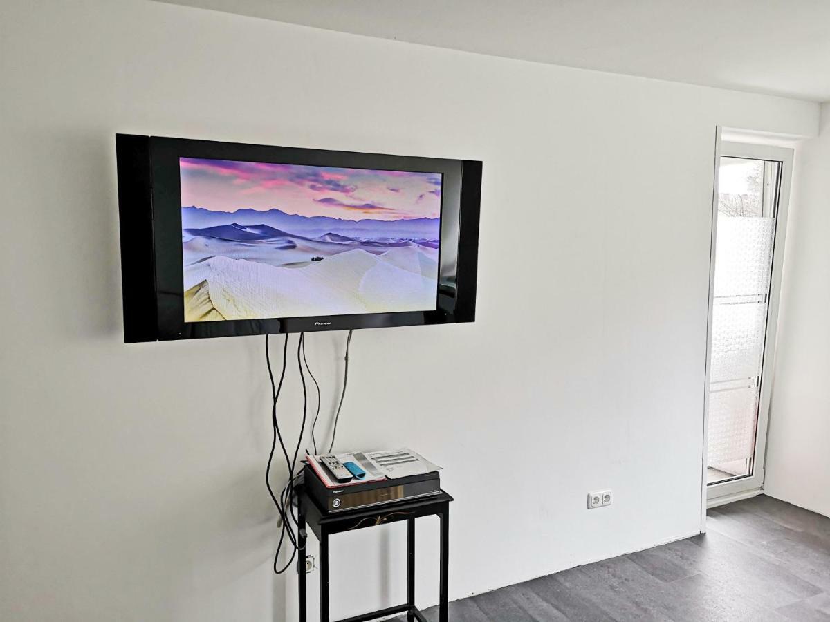 Near Underground Station Apartment *