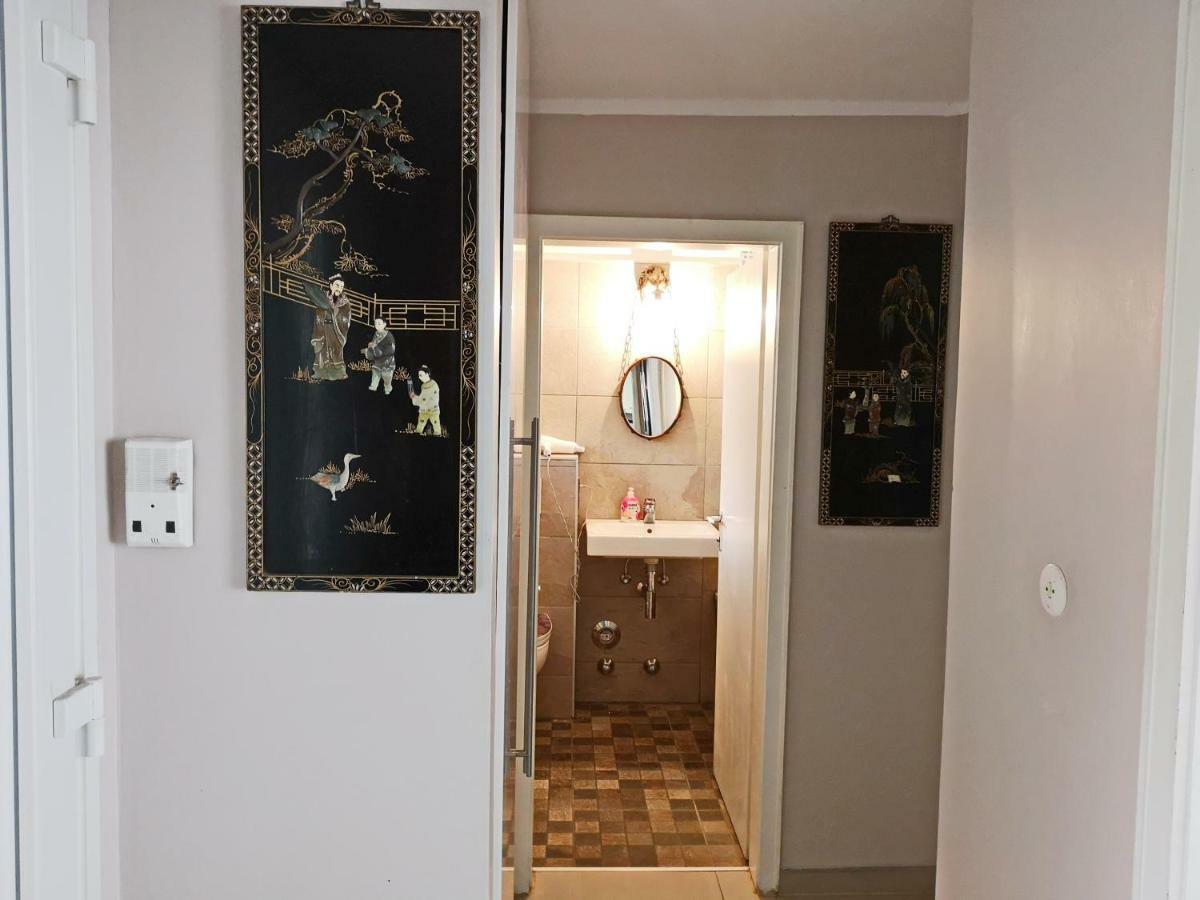 Near Underground Station Apartment