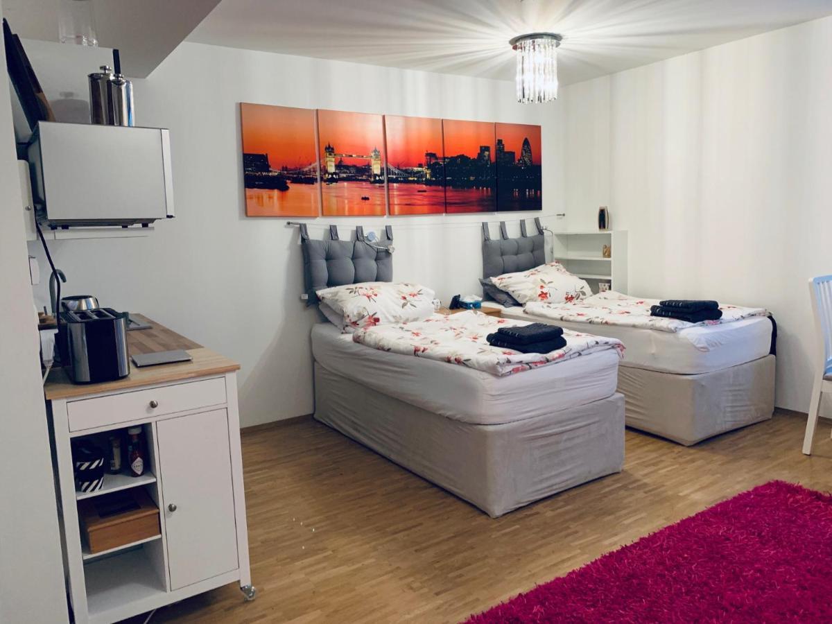Private, Dog-friendly Room- Easy Access To City Centre And Trade Fair- Free Parking Munich