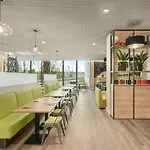 Super 8 By Wyndham Munich City North