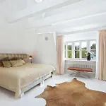 House With Private Pool And Garden