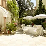 Hotel Opera