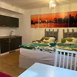 Private, Dog-Friendly Room- Easy Access To City Centre And Trade Fair- Free Parking
