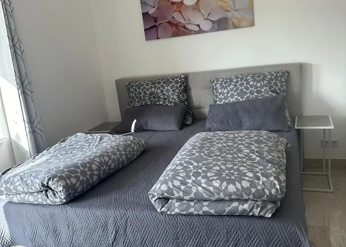Two Rooms Apartment Near The S8 Train - Ideal For Workers - No Party