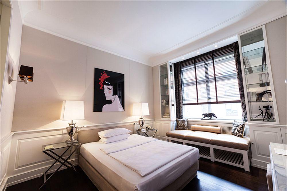 Opera Hotel