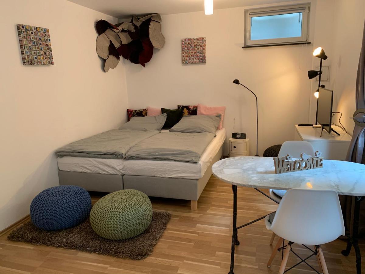 Helle Souterrainwohnung Mit Komfort *