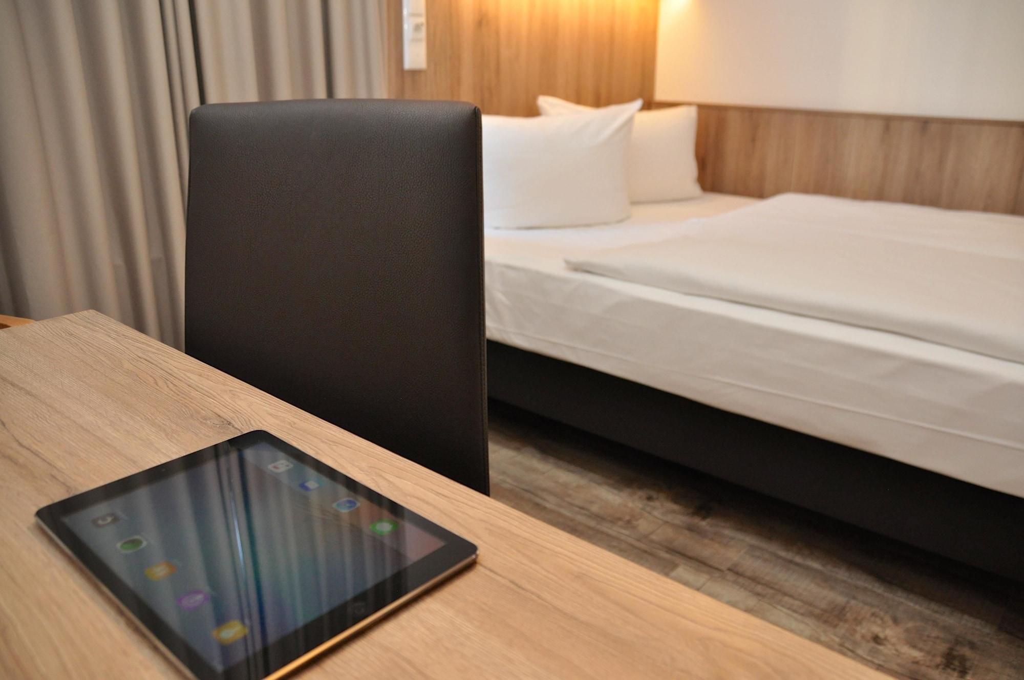 Hotel Perlach Allee By Blattl Munich