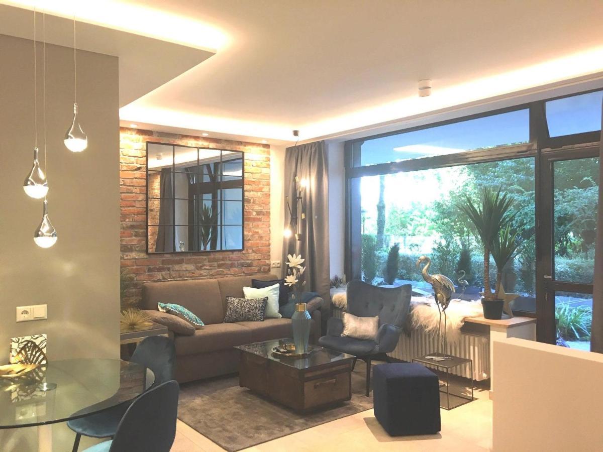 P1 Studio Apartment *