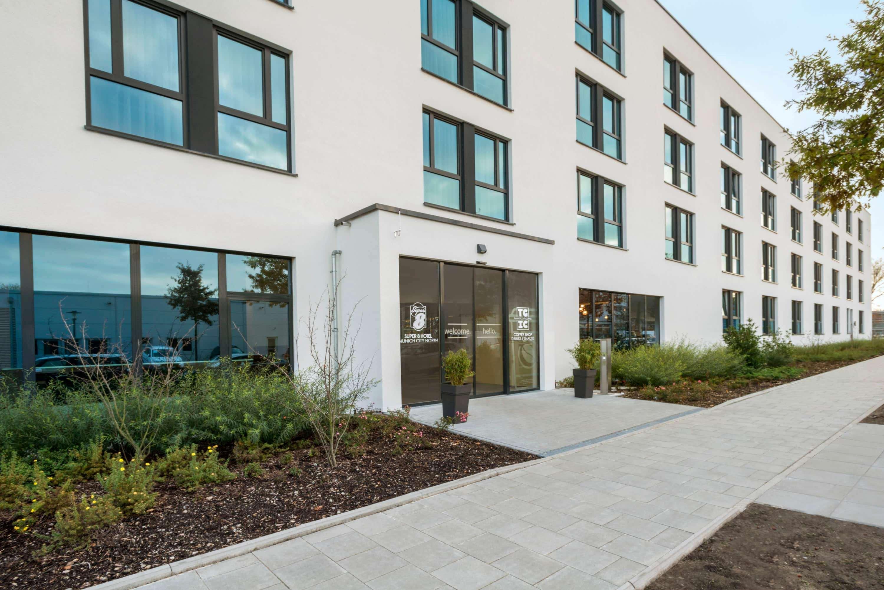 Super 8 By Wyndham Munich City North Hotel 3*