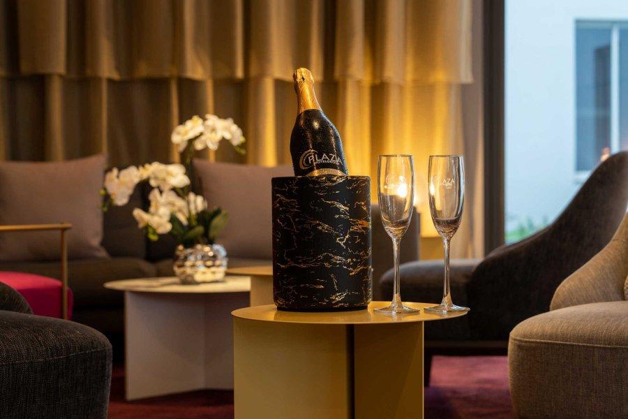 Hotel Plaza Premium 4*