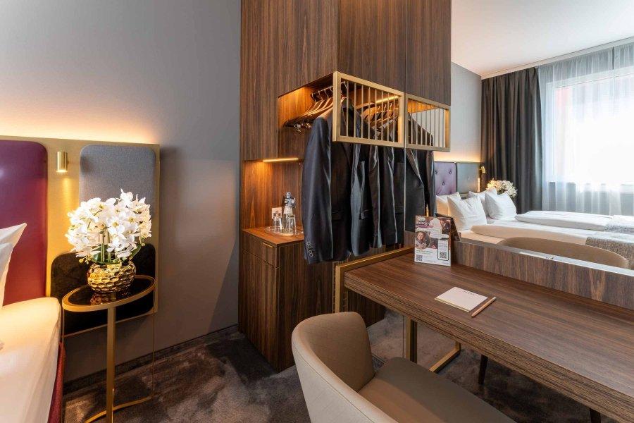 Hotel Plaza Premium 4*
