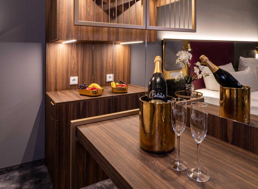 Plaza Premium 4* Munich