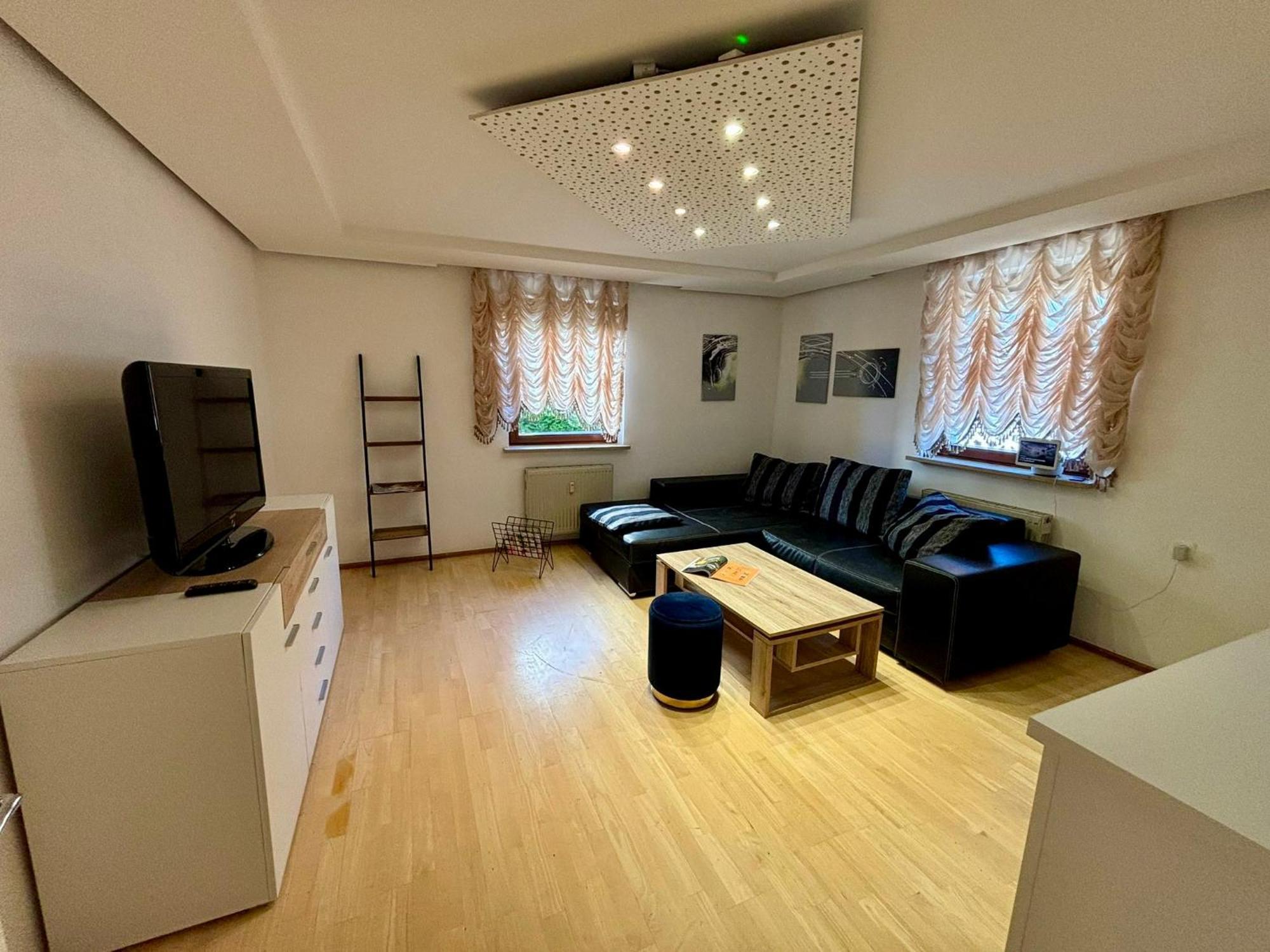 Apartment Erdgeschosswohnung Neben Schloss Blutenburg Mit Privatem Garten Munich