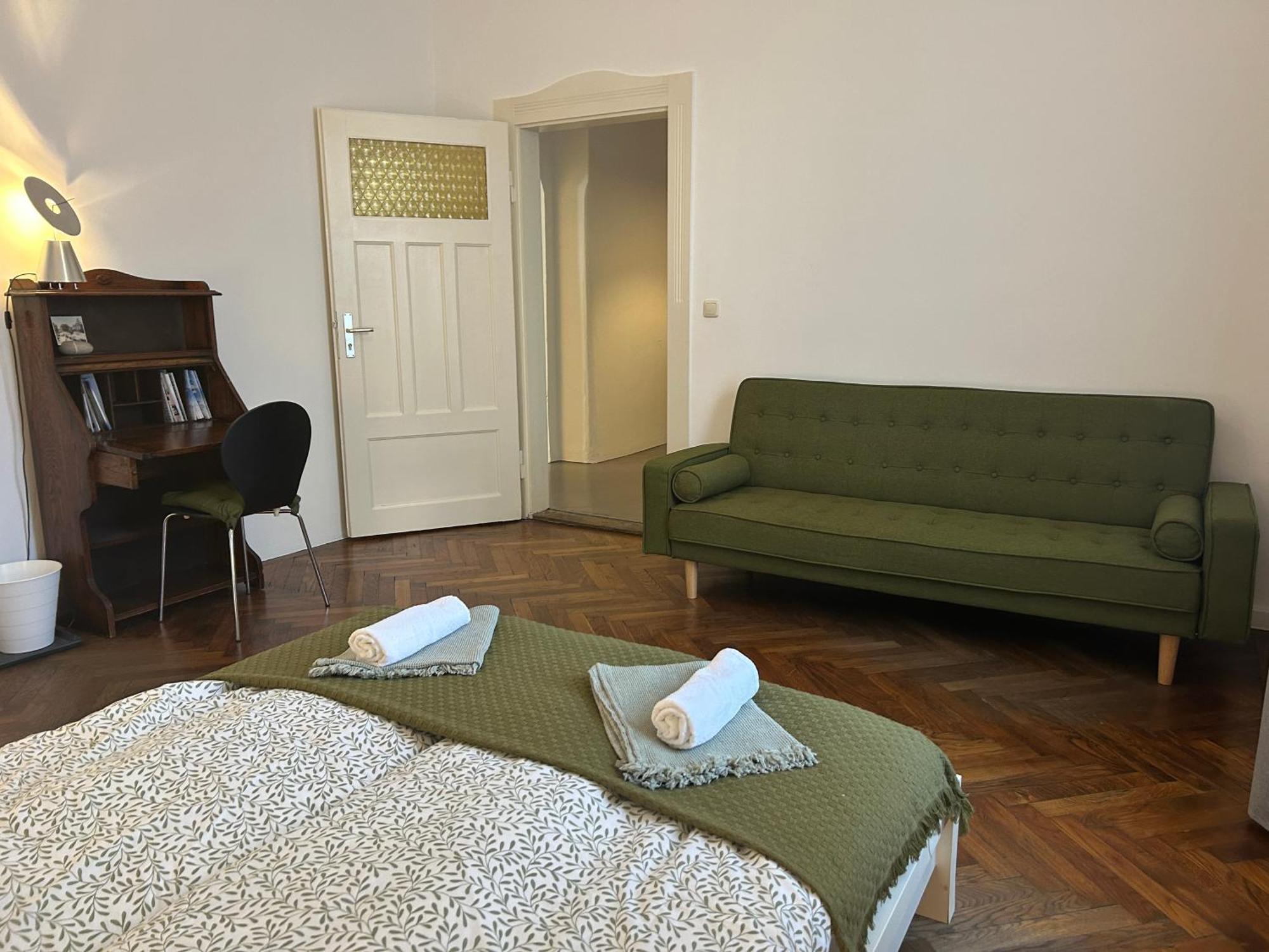 Apartment Wohnen Mit Kuenstlerflair In