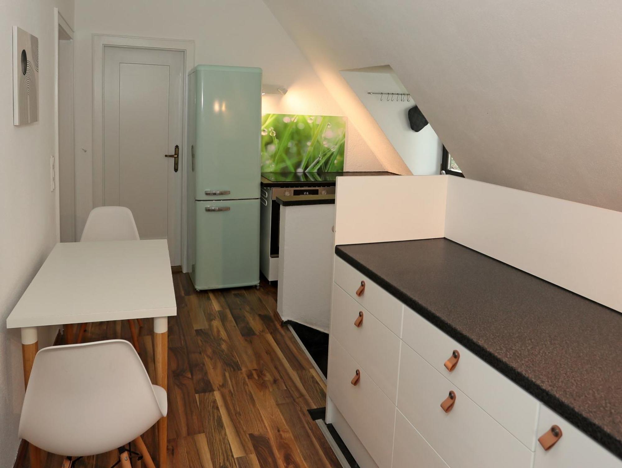 10 Min Subway U-bahn To Marienplatz 130 M2 - 4br - 2bath Apartment Munich