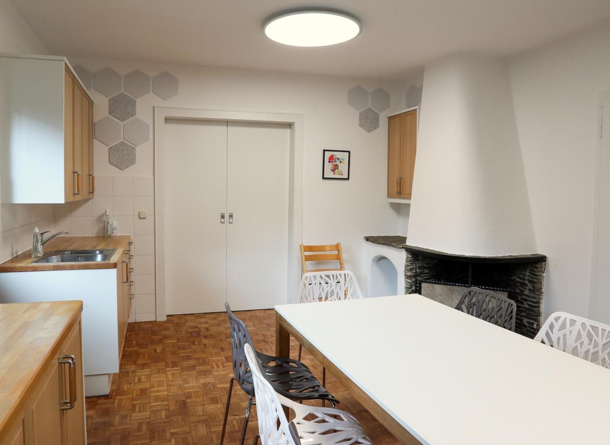 10 Min Subway U-bahn To Marienplatz 130 M2 - 4br - 2bath *
