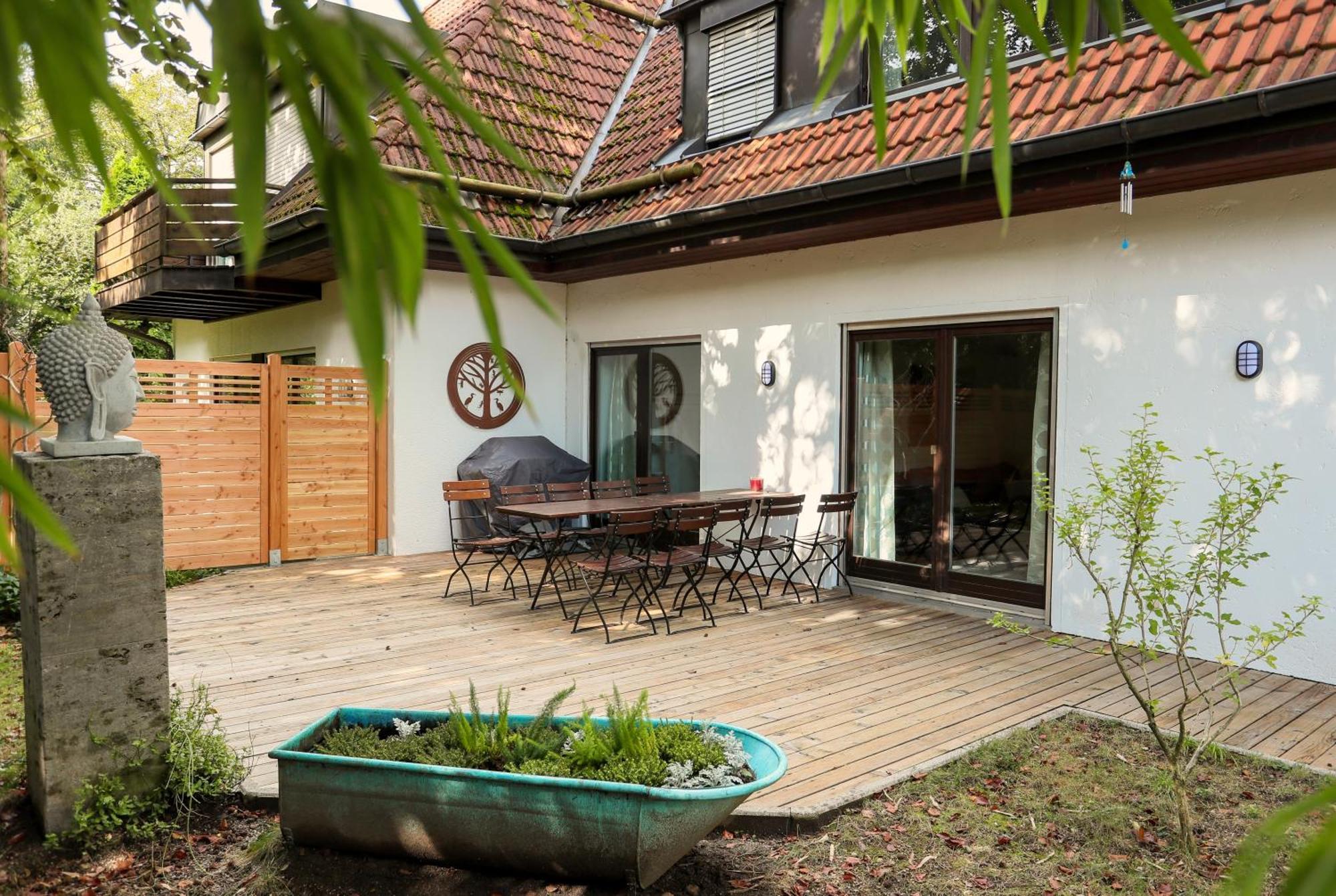 10 Min Subway U-bahn To Marienplatz 130 M2 - 4br - 2bath Apartment *