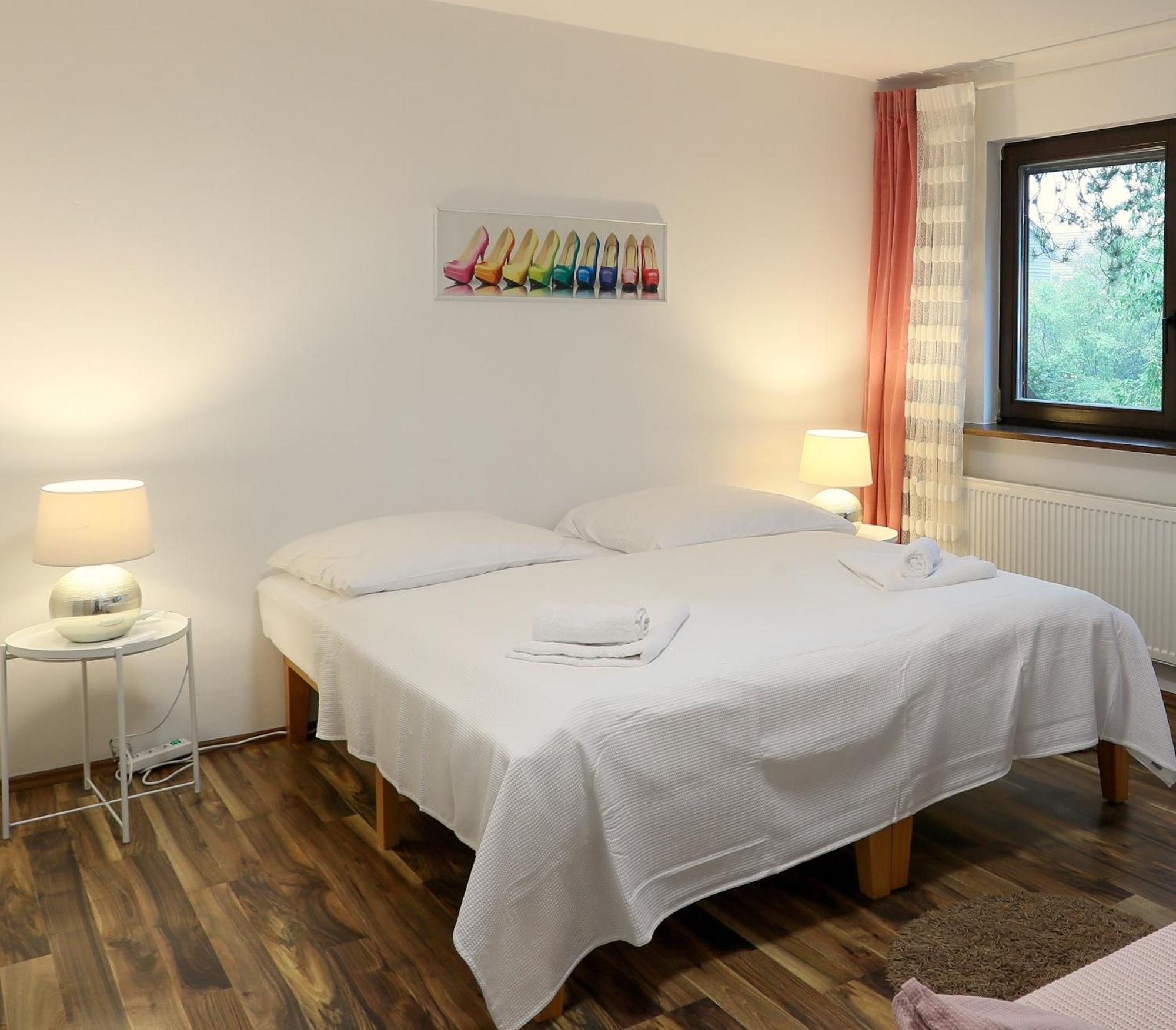 10 Min Subway U-bahn To Marienplatz 130 M2 - 4br - 2bath Munich