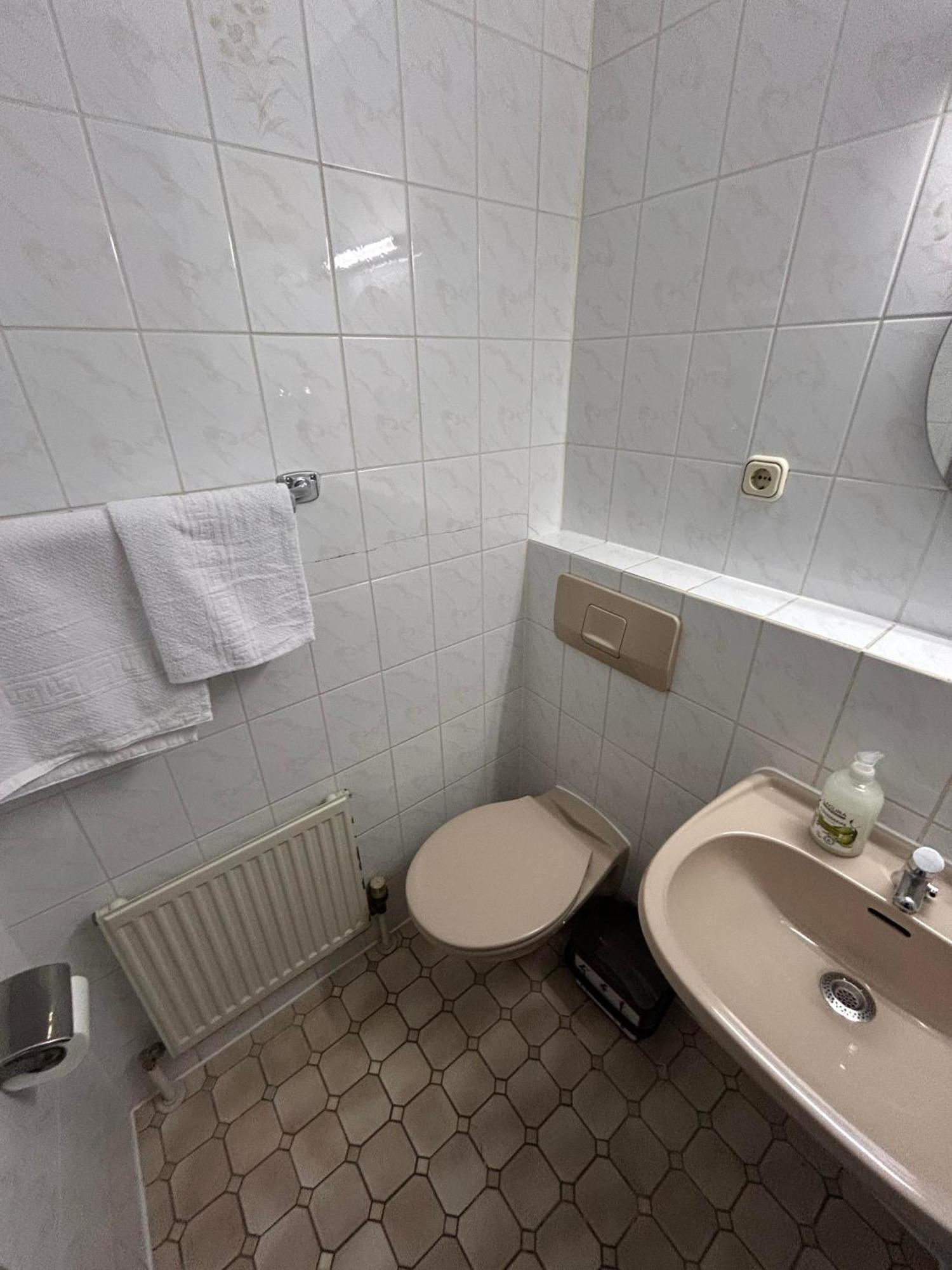 Low Budget Aubing Apartmenthostel Aub 162 Hostel *