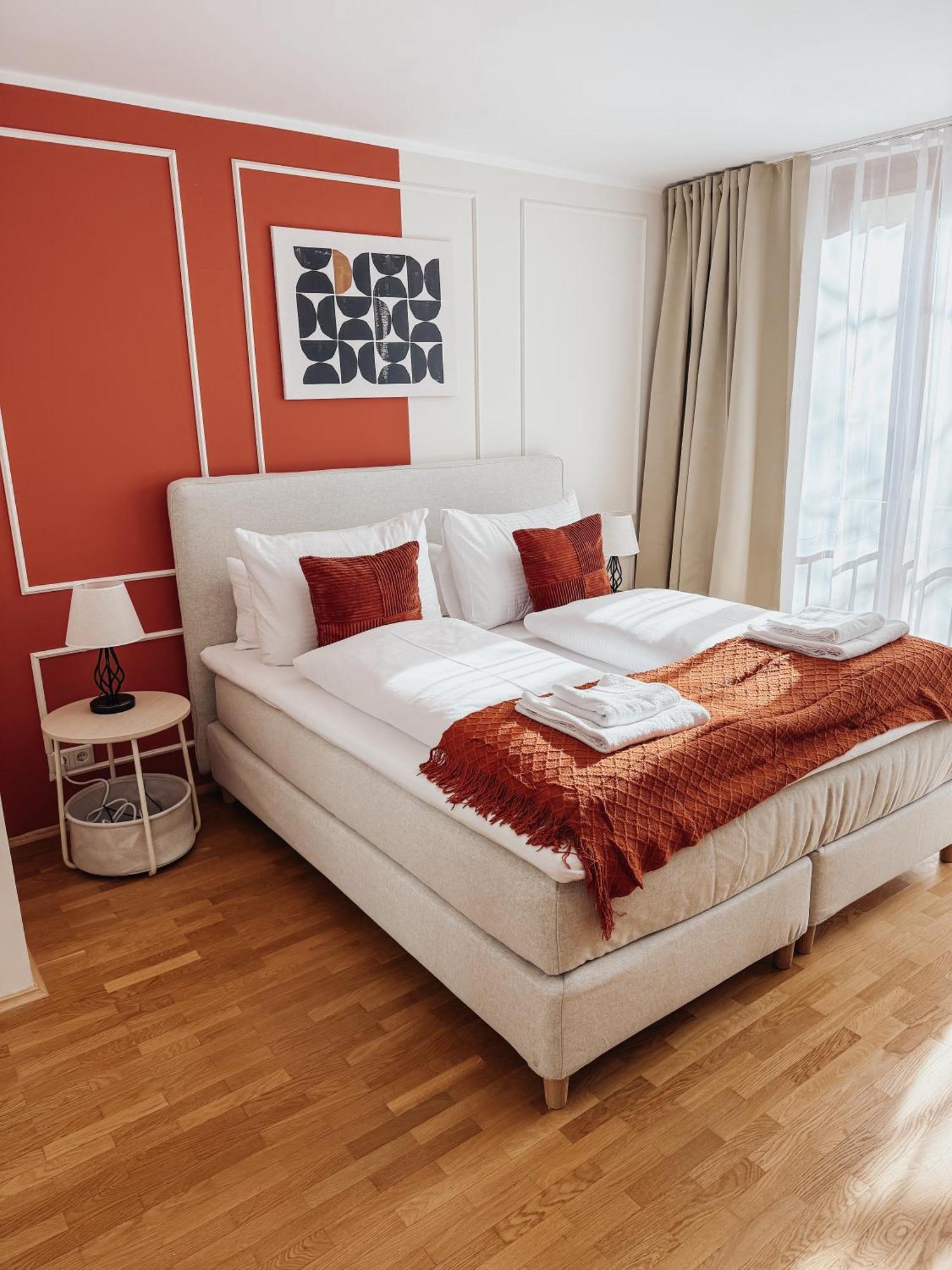 Lumen Homes - Altstadt-residenz, Direkt Im Zentrum, Geraeumiges Mit 5 Zimmern, Kueche Apartment München