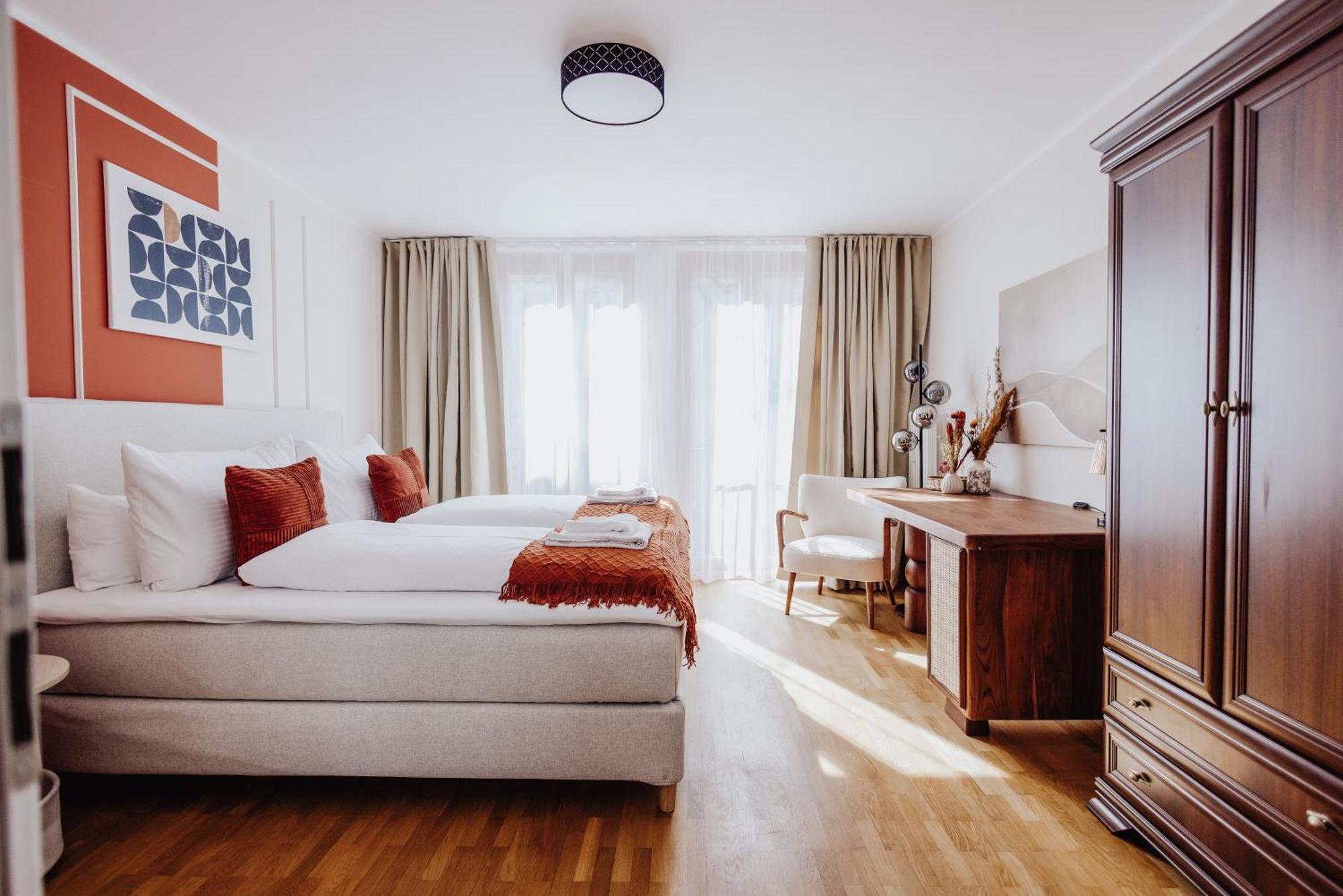 Lumen Homes - Altstadt-residenz, Direkt Im Zentrum, Geraeumiges Mit 5 Zimmern, Kueche *