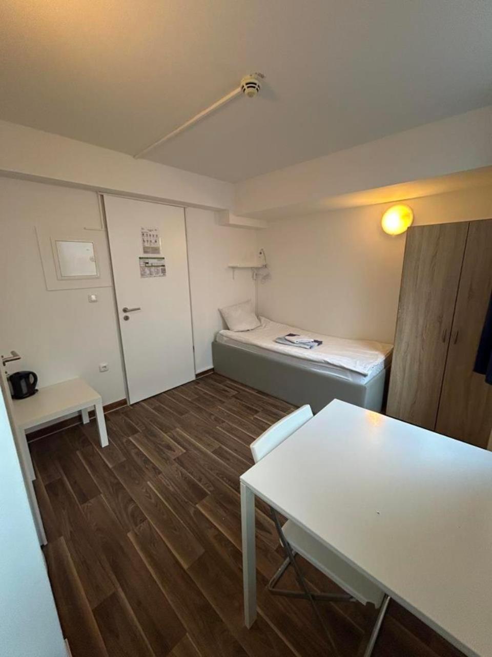 Apartment Budget Station Aparthostel *