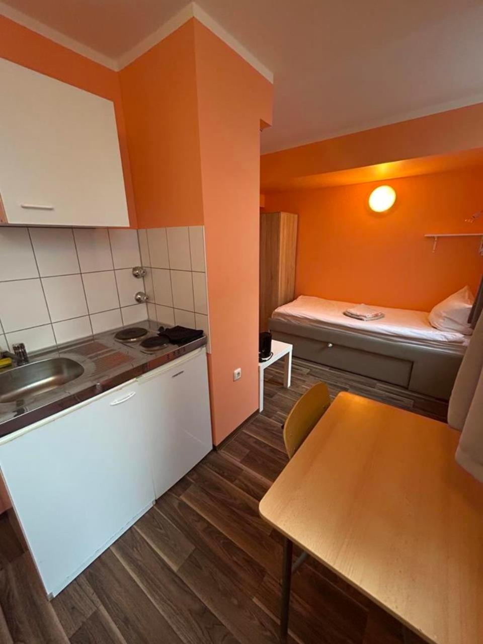 Apartment Budget Station Aparthostel Munich