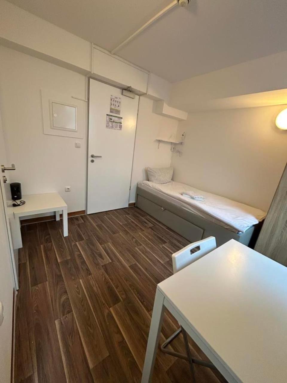Budget Station Aparthostel * Munich