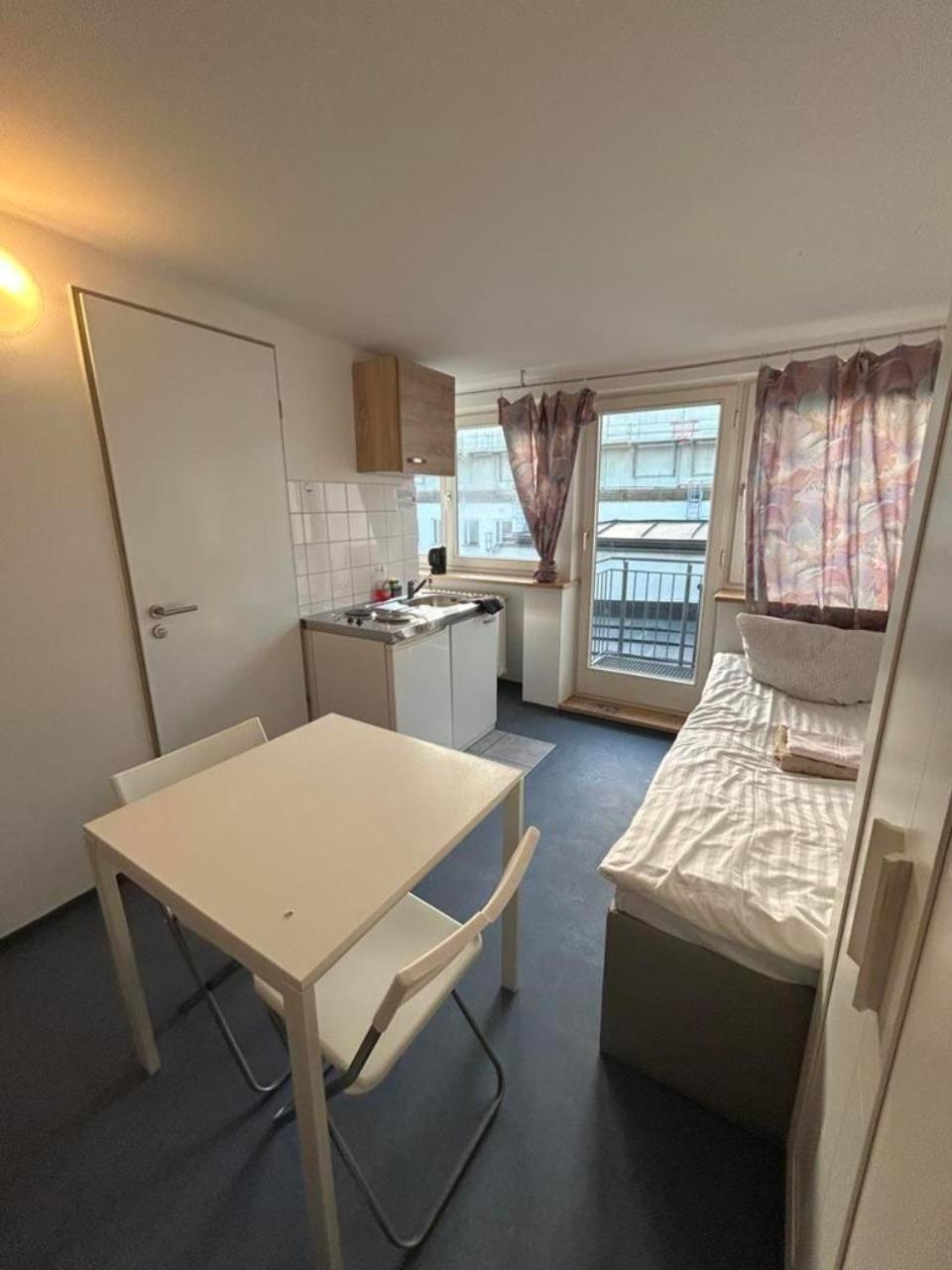 Apartment Budget Station Aparthostel Munich