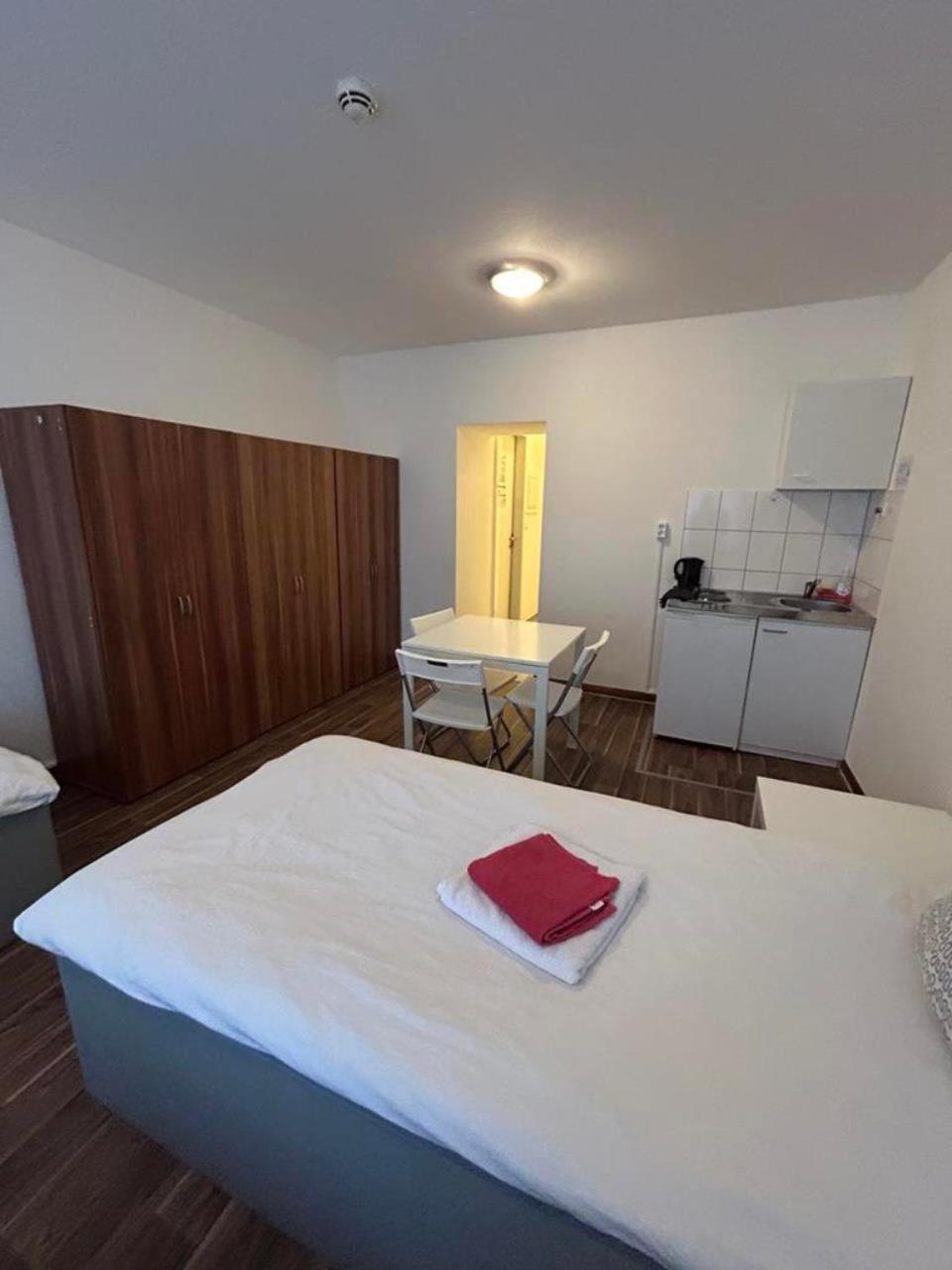 Apartment Budget Station Aparthostel Munich