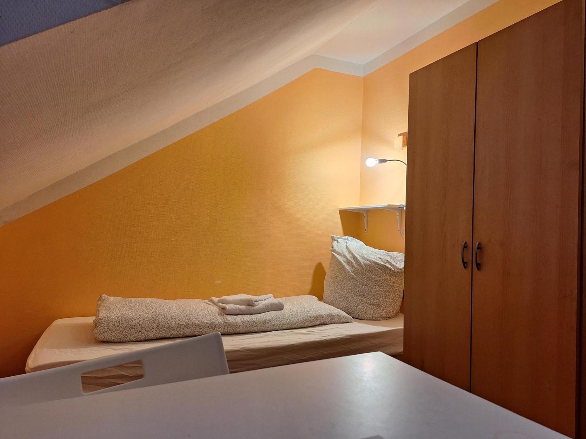 Hostel Low Budget Aubing Apartmenthostel Aub 162 *