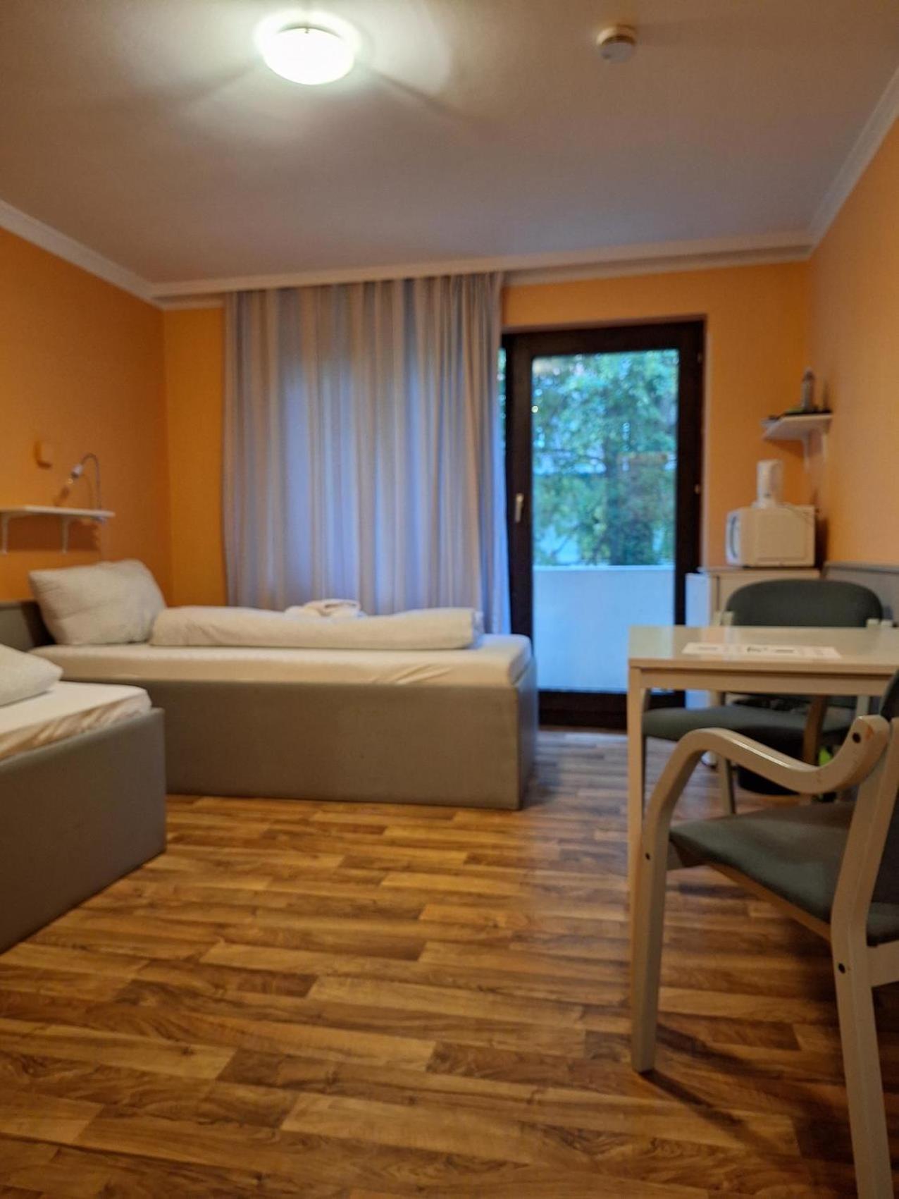 Low Budget Aubing Apartmenthostel Aub 162 * Munich