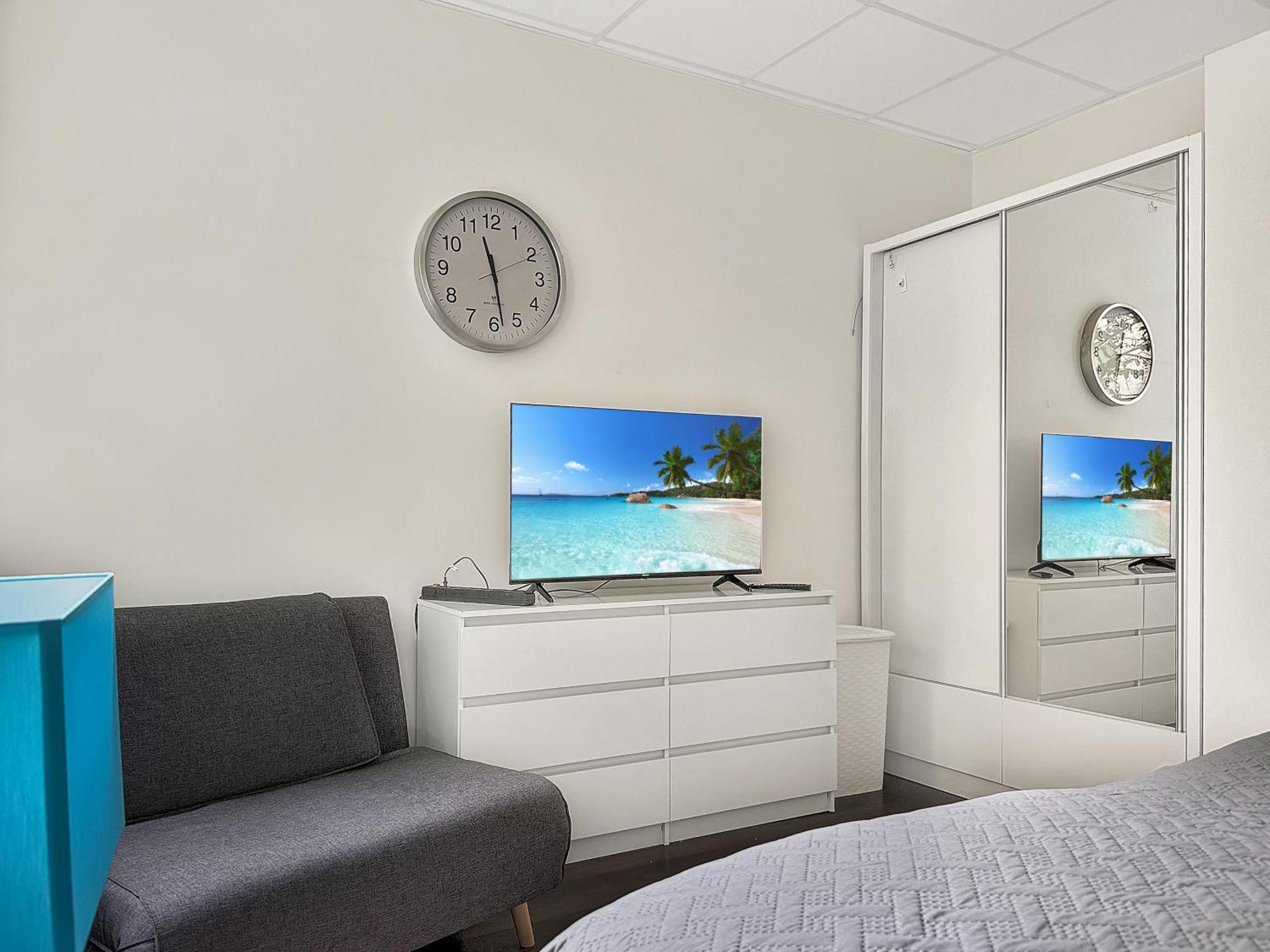Private Escape Cinema Lounge Sleeps 17 Munique