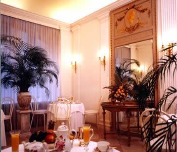 Opera Hotel 4*