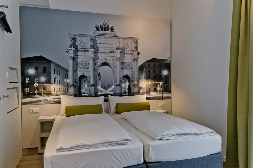 Super 8 By Wyndham Munich City North Hotel 3*
