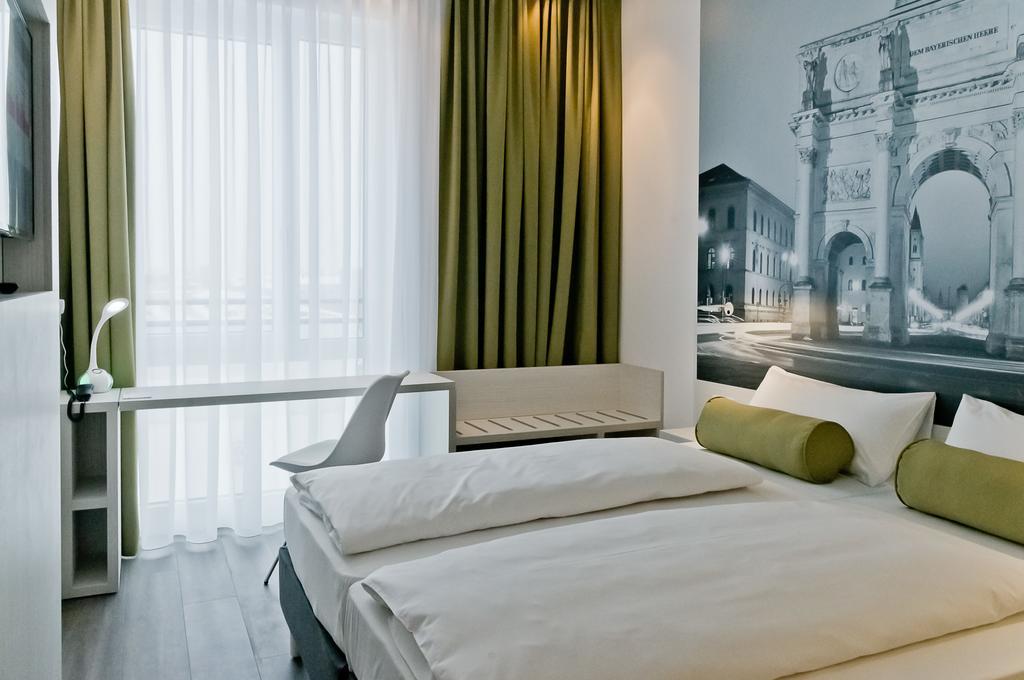 Super 8 By Wyndham Munich City North Hotel Munich