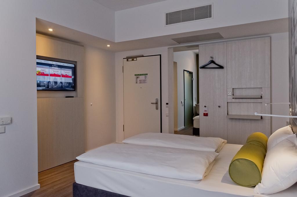Hotel Super 8 By Wyndham Munich City North