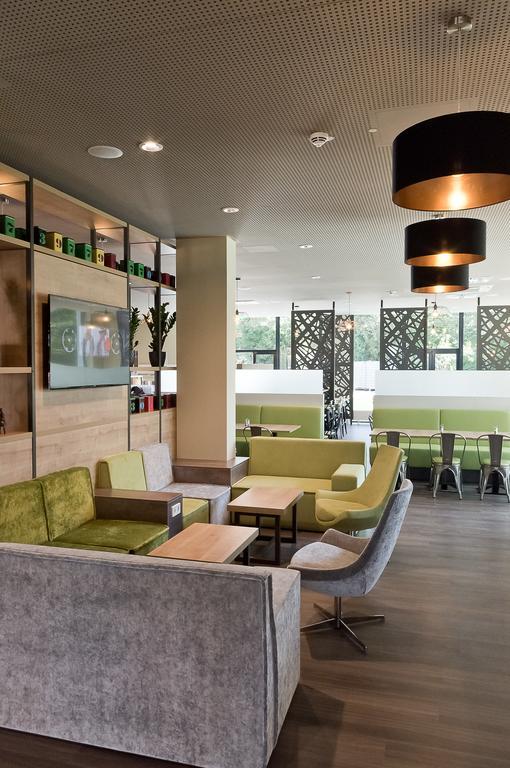 Super 8 By Wyndham Munich City North Hotel