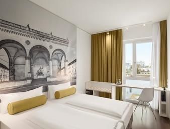 Super 8 By Wyndham Munich City North Hotel