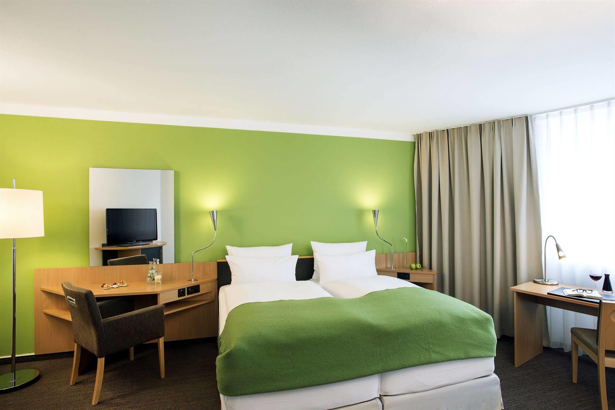 Nh Messe Hotel 4*