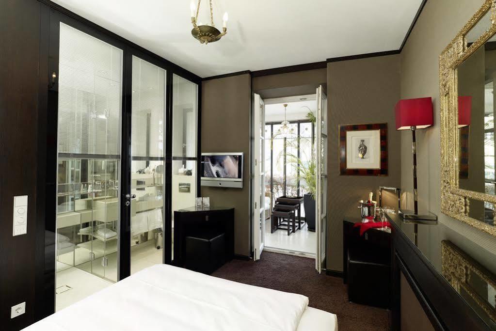 Opera 4* Munich
