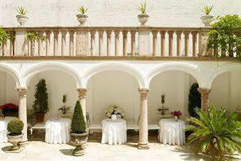 Opera Hotel