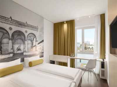 Hotel Super 8 By Wyndham Munich City North 3*