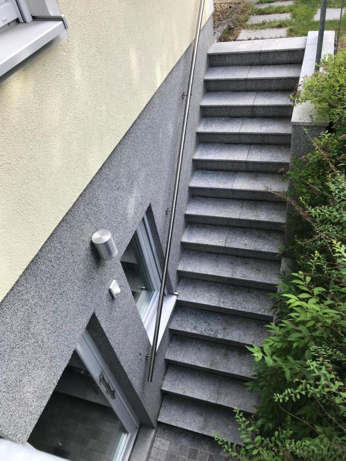 Helle Souterrainwohnung Mit Komfort * Munich
